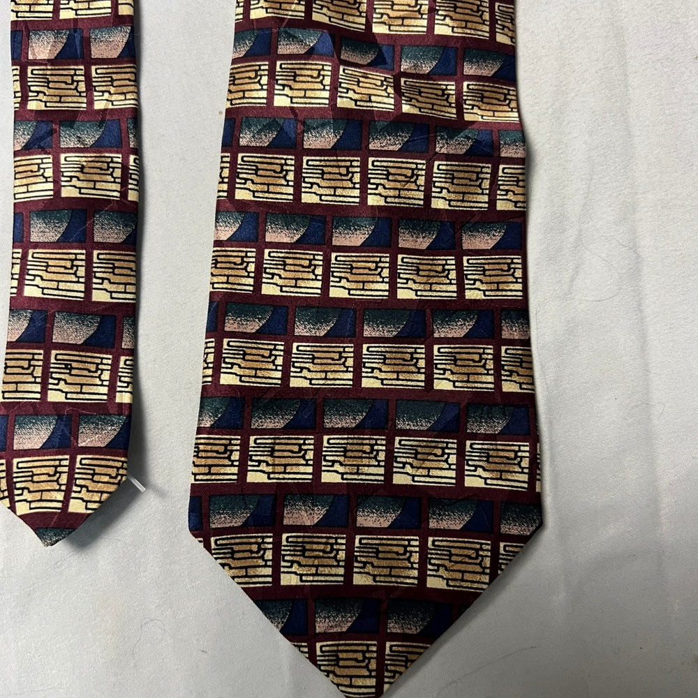 Keith Daniels Silk Tie Geometric Pattern Burgundy Gold Blue Italy‎ New York